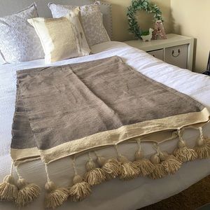 Moroccan Pom Pom Blanket